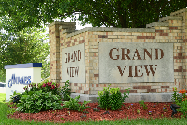 Hames and Grand View Signs Wilson Ave.jpg