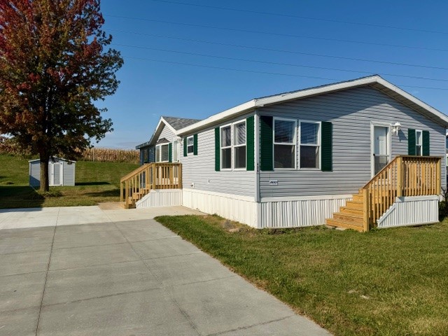 406 Troy St SW, Cedar Rapids, IA 52404