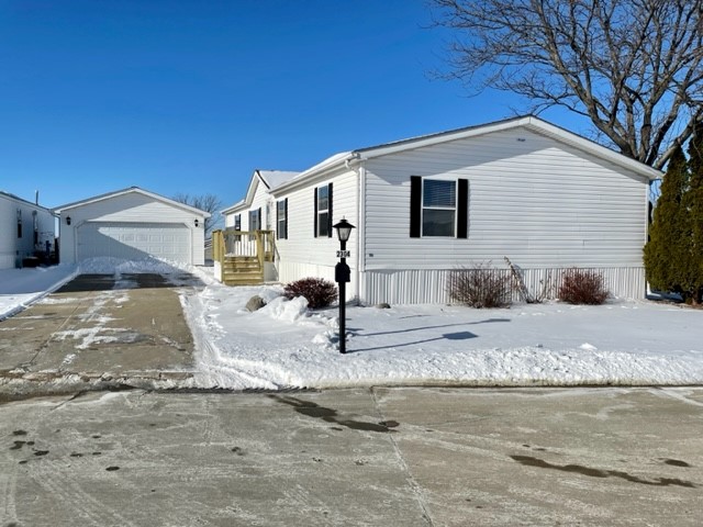 2304 Catskill St SW, Cedar Rapids, IA 52404