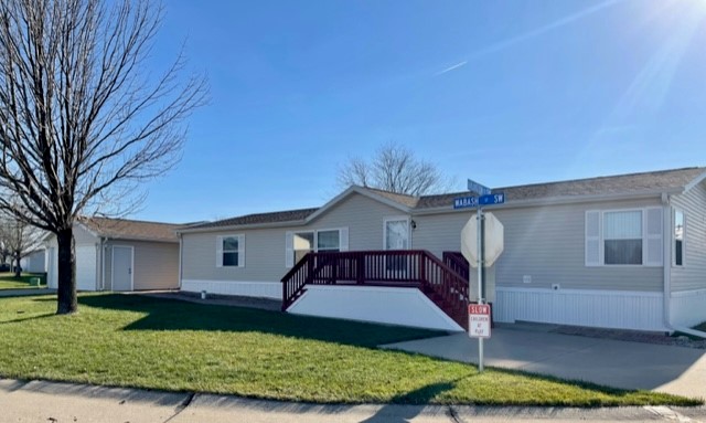 2303 Arlington St SW, Cedar Rapids, IA 52404
