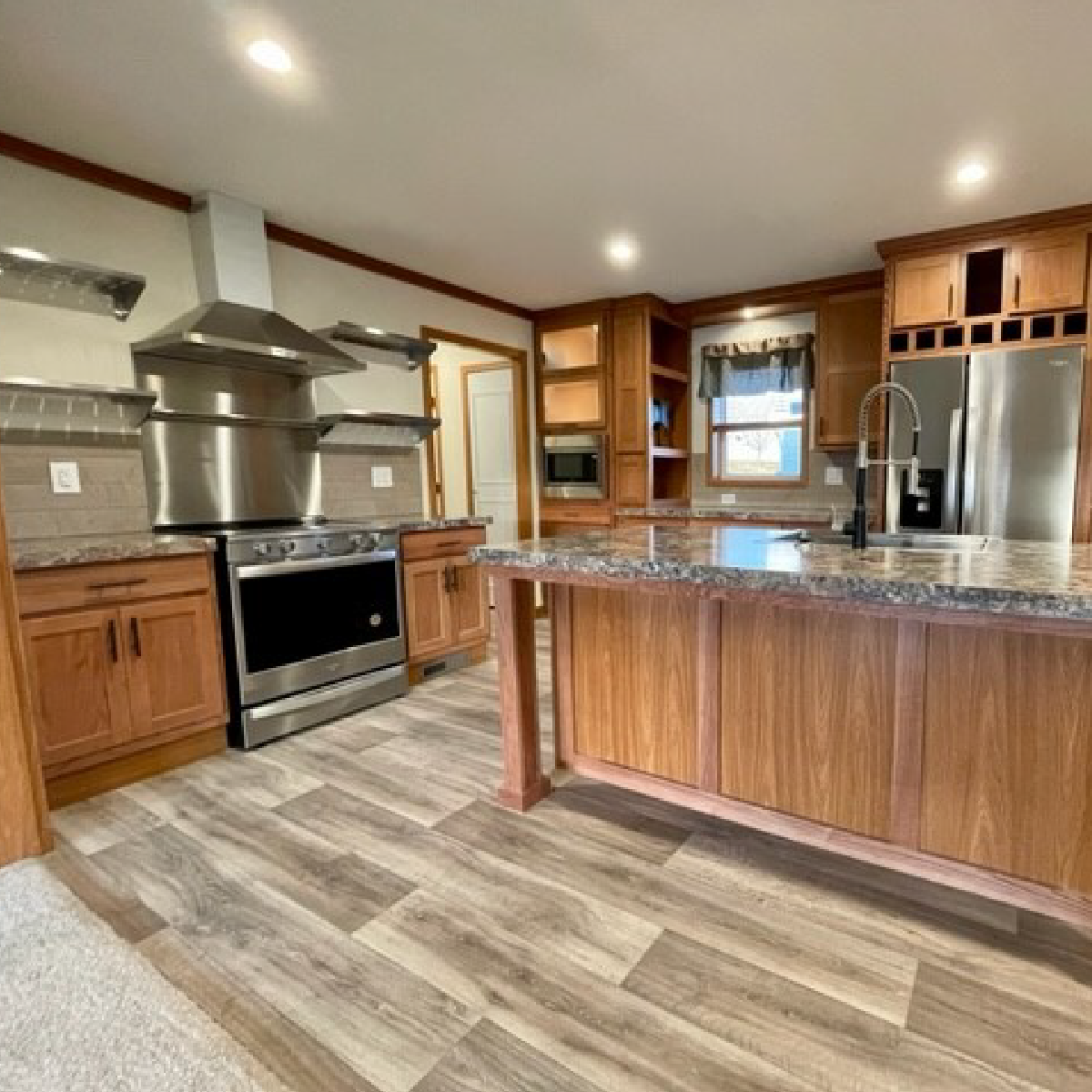 Hames_AprilFt_Luke_Kitchen2_1200x1200.png