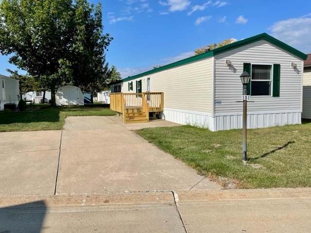 202 Michael St SW, Cedar Rapids, IA 52404