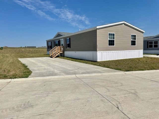 6310 Luke St SW, Cedar Rapids, IA 52404