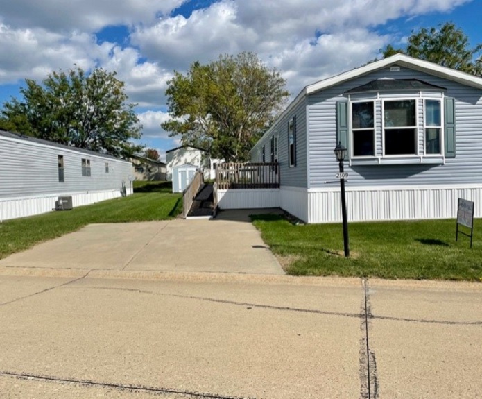 2309 Kelly St SW Cedar Rapids, IA 52404