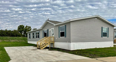 6420 Luke St SW, Cedar Rapids, IA 52404